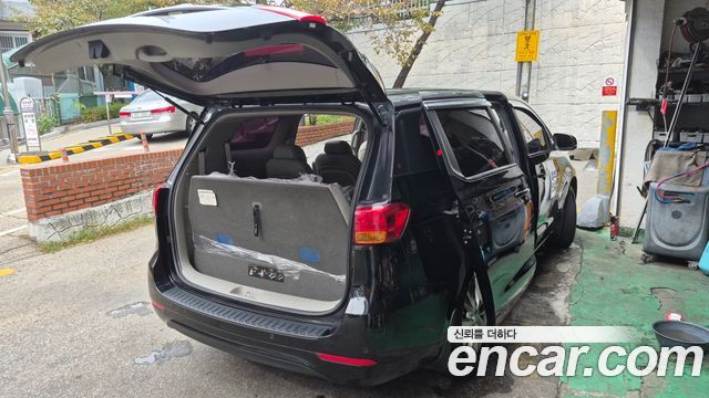 Kia Carnival 11-seater Deluxe 2015 — фото 20