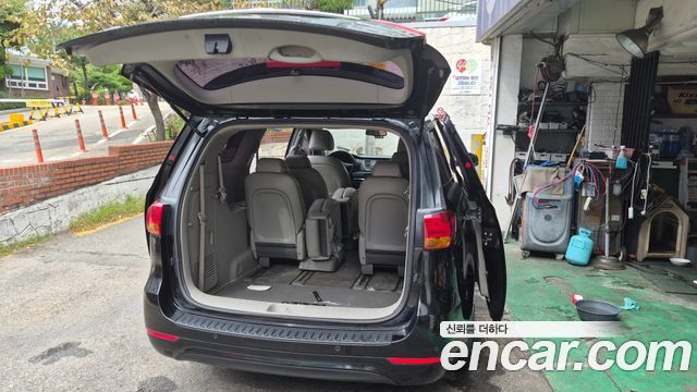 Kia Carnival 11-seater Deluxe 2015 — фото 24