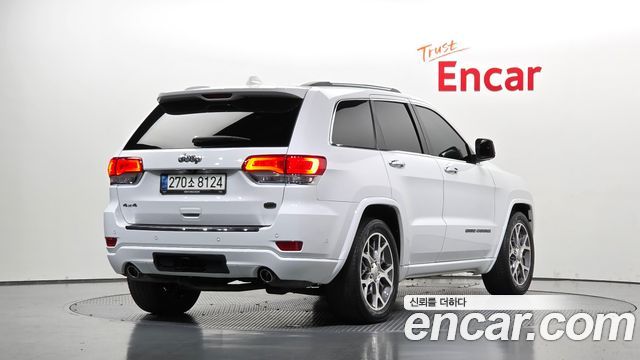 Jeep Grand Cherokee 3.6 Overland WK2 2021 — фото 2