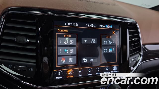 Jeep Grand Cherokee 3.6 Overland WK2 2021 — фото 16
