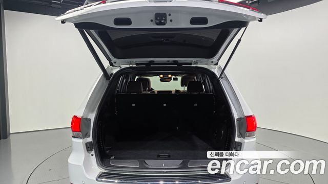 Jeep Grand Cherokee 3.6 Overland WK2 2021 — фото 20