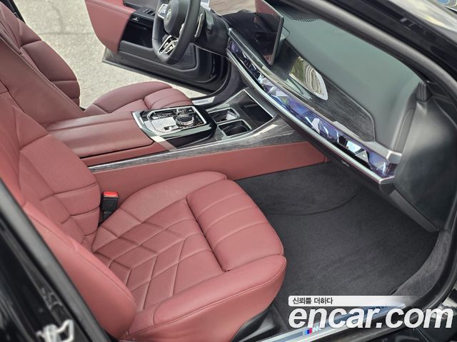 BMW 7 Series (G70) 740d xDrive M Sport 2026 — фото 15