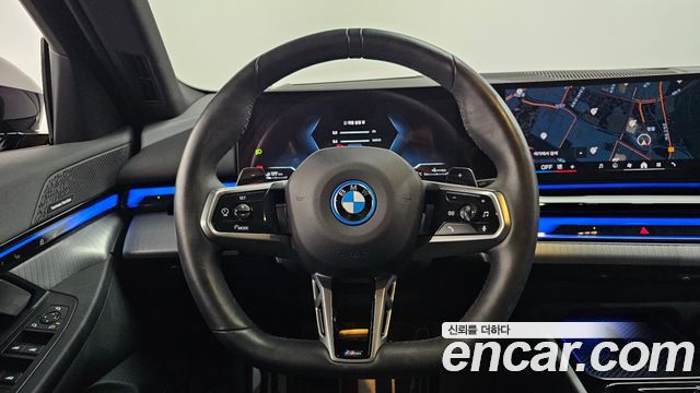 BMW 5 Series (G60) 530e M Sport 2024 — фото 17