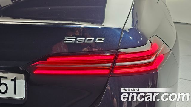 BMW 5 Series (G60) 530e M Sport 2024 — фото 29
