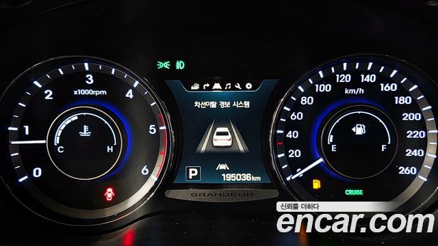 Hyundai Grandeur (HG) HG220 Diesel Premium 2015 — фото 17