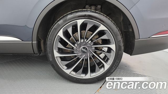 Lincoln Aviator (II) 3.0 RESERVE JET PACKAGE AWD 2023 — фото 21