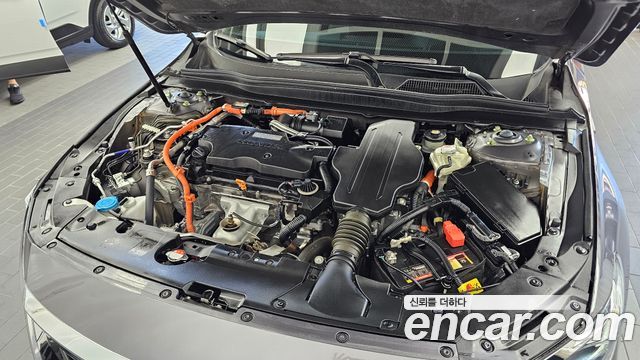 Honda Accord (X) 2.0 Hybrid Touring 2019 — фото 6