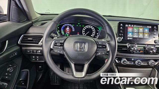 Honda Accord (X) 2.0 Hybrid Touring 2019 — фото 17