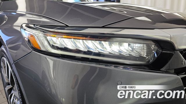 Honda Accord (X) 2.0 Hybrid Touring 2019 — фото 28