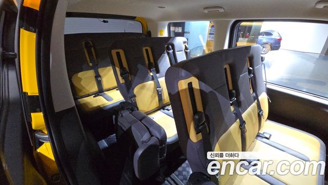 Hyundai Staria L3.5  Kinder Safety Car 15-Seater 2025 — фото 36