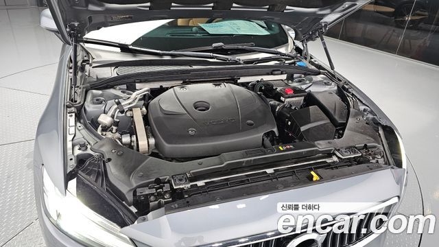 Volvo S60 (III) T5 Inscroption 2020 — фото 6