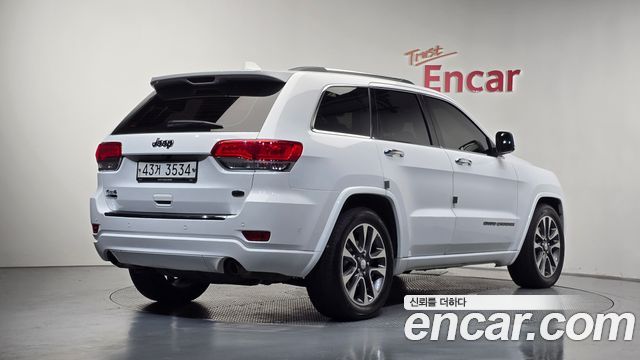Jeep Grand Cherokee 3.0 Diesel Overland WK2 2018 — фото 2