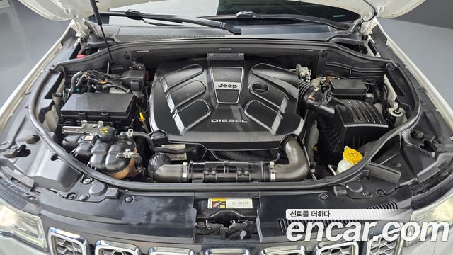 Jeep Grand Cherokee 3.0 Diesel Overland WK2 2018 — фото 6