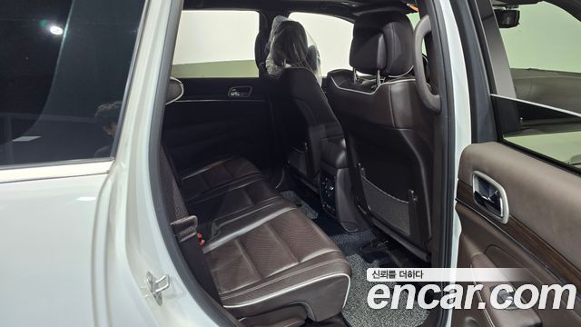 Jeep Grand Cherokee 3.0 Diesel Overland WK2 2018 — фото 11
