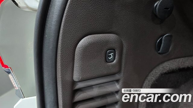 Jeep Grand Cherokee 3.0 Diesel Overland WK2 2018 — фото 19