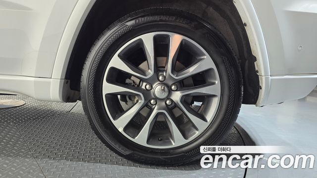 Jeep Grand Cherokee 3.0 Diesel Overland WK2 2018 — фото 21