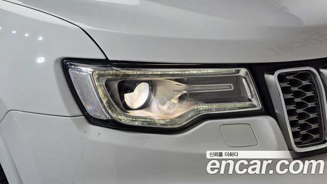 Jeep Grand Cherokee 3.0 Diesel Overland WK2 2018 — фото 22