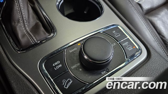 Jeep Grand Cherokee 3.0 Diesel Overland WK2 2018 — фото 31