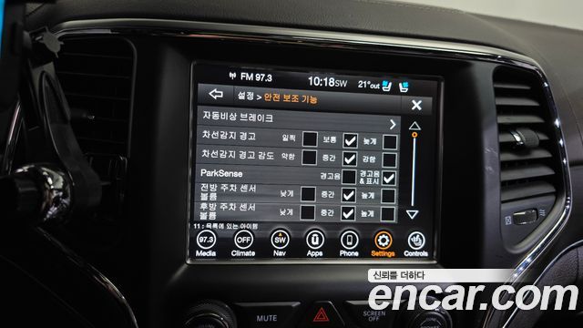 Jeep Grand Cherokee 3.0 Diesel Overland WK2 2018 — фото 32