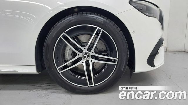 Mercedes-Benz E-Class (W214) E300 4MATIC AMG Line 2026 — фото 5
