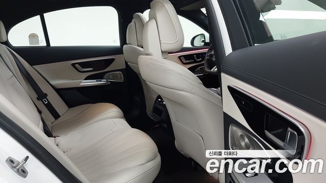 Mercedes-Benz E-Class (W214) E300 4MATIC AMG Line 2026 — фото 15