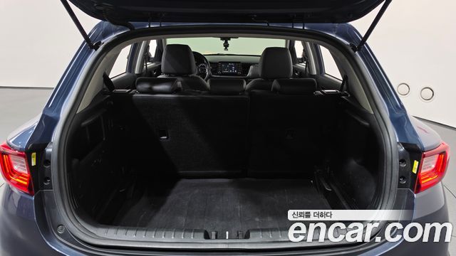 Kia Stonic 1.4 Prestige 2020 — фото 16