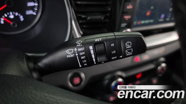 Kia Stonic 1.4 Prestige 2020 — фото 20
