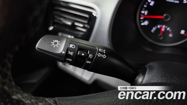Kia Stonic 1.4 Prestige 2020 — фото 28