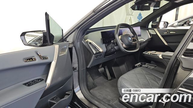 BMW iX xDrive50 Sports Plus 2022 — фото 10