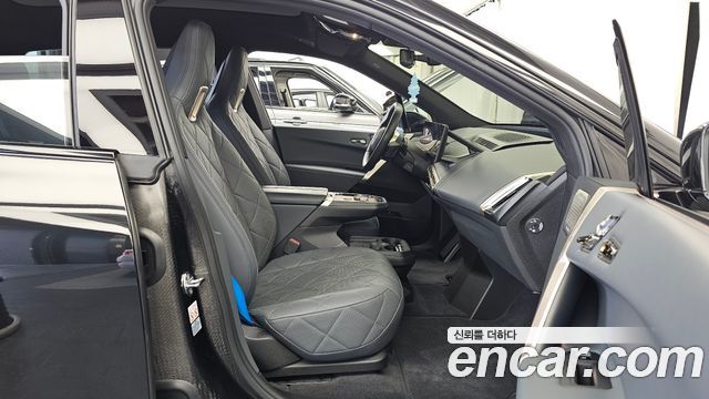 BMW iX xDrive50 Sports Plus 2022 — фото 11