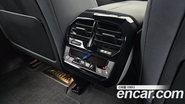 BMW iX xDrive50 Sports Plus 2022 — фото 19