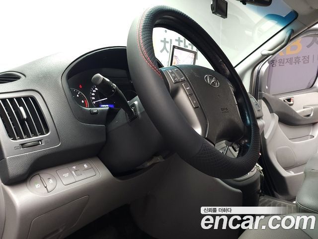 Hyundai Grand Starex Van 3-Seater Smart 2020 — фото 15