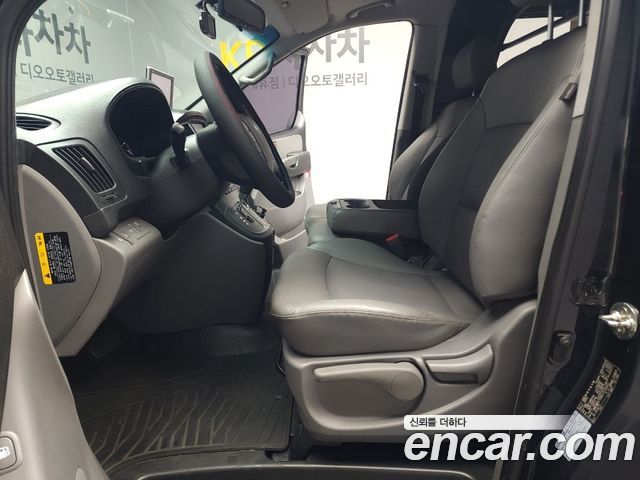 Hyundai Grand Starex Van 3-Seater Smart 2020 — фото 16
