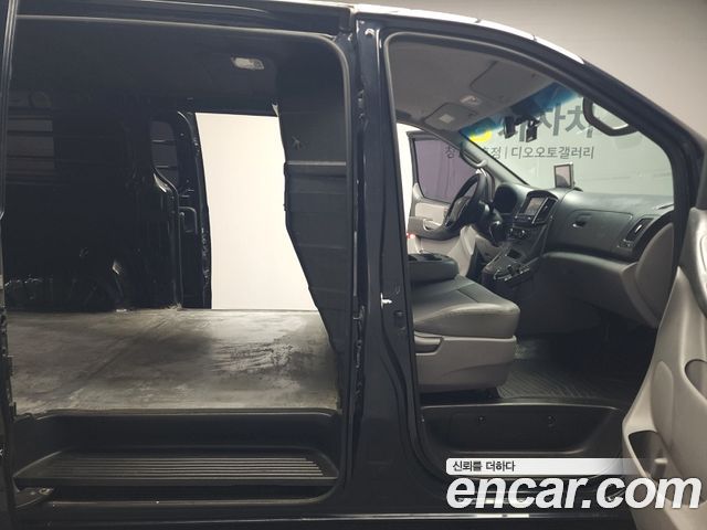 Hyundai Grand Starex Van 3-Seater Smart 2020 — фото 18