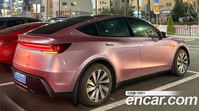 Tesla Model Y RWD 2025 — фото 4