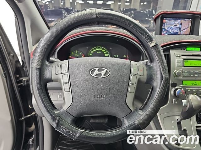 Hyundai Grand Starex 12-Seater Wagon CVX Premium 2013 — фото 9