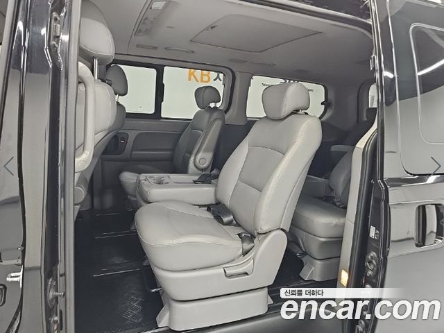Hyundai Grand Starex 12-Seater Wagon CVX Premium 2013 — фото 16