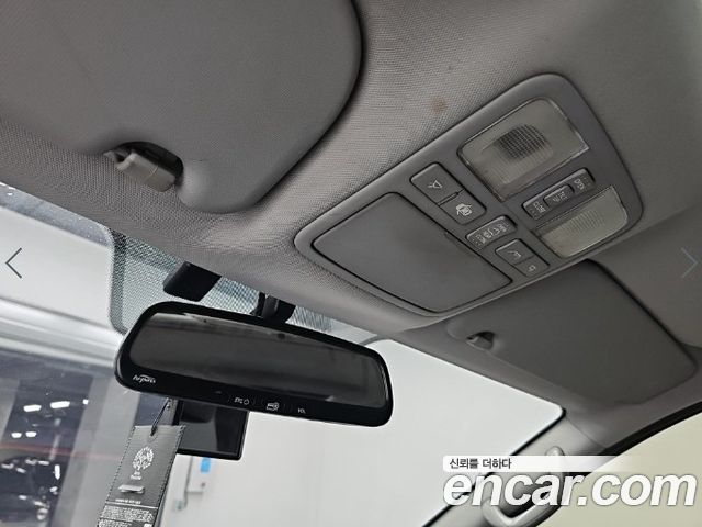 Hyundai Grand Starex 12-Seater Wagon CVX Premium 2013 — фото 21