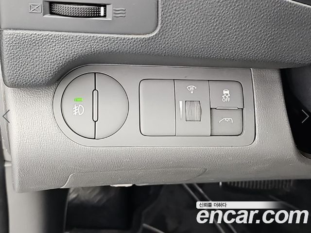Hyundai Grand Starex 12-Seater Wagon CVX Premium 2013 — фото 22