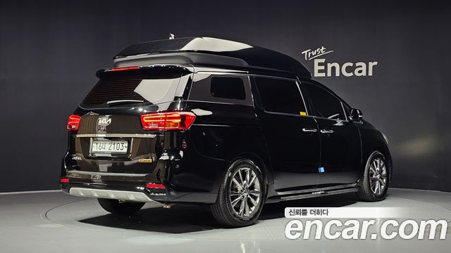 Kia Carnival 9-Seater Hi-Limousine Noblesse Special 2019 — фото 2