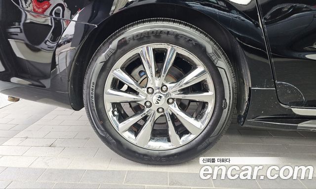 Kia Carnival 9-Seater Hi-Limousine Noblesse Special 2019 — фото 5