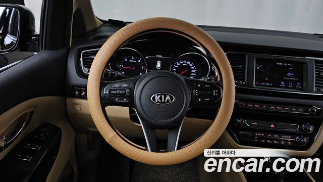 Kia Carnival 9-Seater Hi-Limousine Noblesse Special 2019 — фото 13