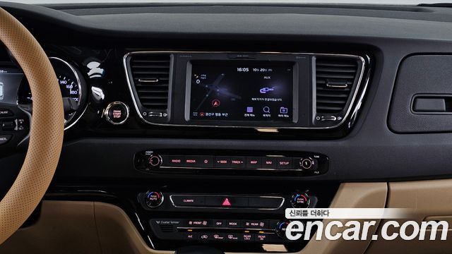Kia Carnival 9-Seater Hi-Limousine Noblesse Special 2019 — фото 14