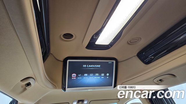 Kia Carnival 9-Seater Hi-Limousine Noblesse Special 2019 — фото 19