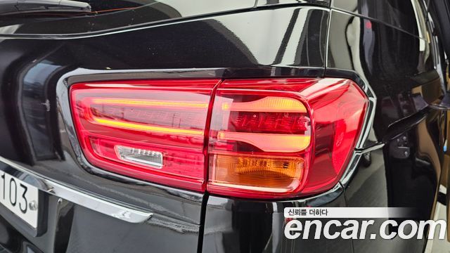 Kia Carnival 9-Seater Hi-Limousine Noblesse Special 2019 — фото 23
