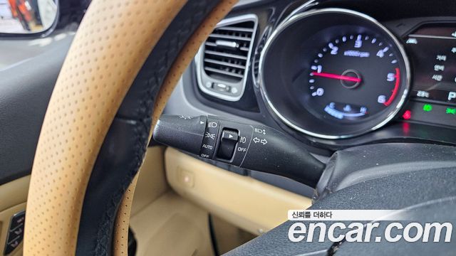 Kia Carnival 9-Seater Hi-Limousine Noblesse Special 2019 — фото 31