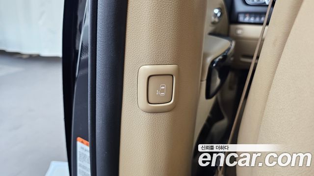 Kia Carnival 9-Seater Hi-Limousine Noblesse Special 2019 — фото 33
