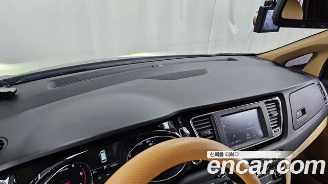 Kia Carnival 9-Seater Hi-Limousine Noblesse Special 2019 — фото 34