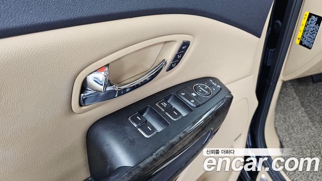 Kia Carnival 9-Seater Hi-Limousine Noblesse Special 2019 — фото 35