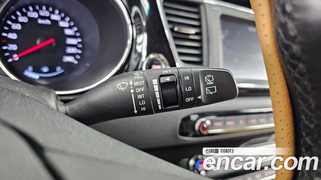 Kia Carnival 9-Seater Hi-Limousine Noblesse Special 2019 — фото 36